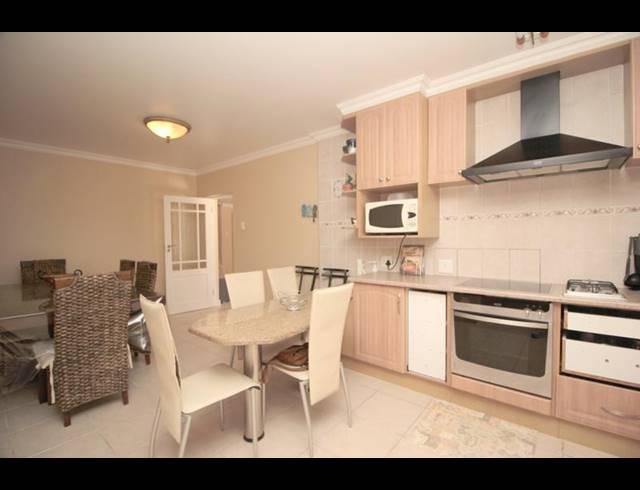 5 BEDROOM HOUSE FOR SALE IN FRAAIUITSIG